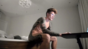 Anotherguyonyourscreen  01-10-2021 video cuteface